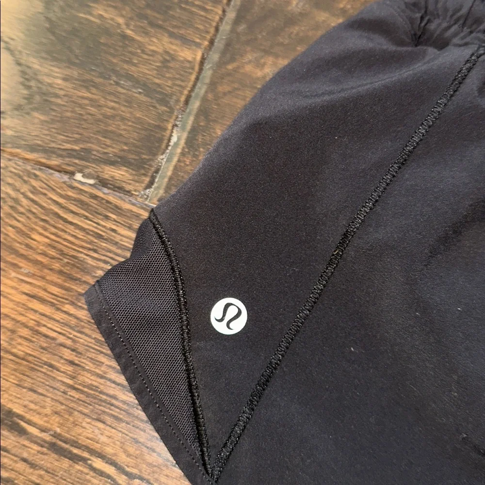 lululemon athletica Black Women's Athletic Shorts size 6 - Picture 5 of 7